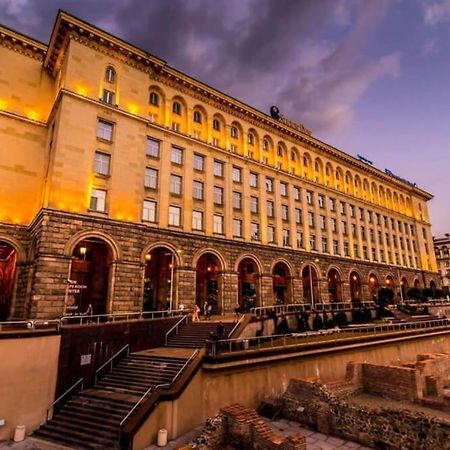 Cozy 1-Bedroom Flat In The Very Center Of София Екстериор снимка