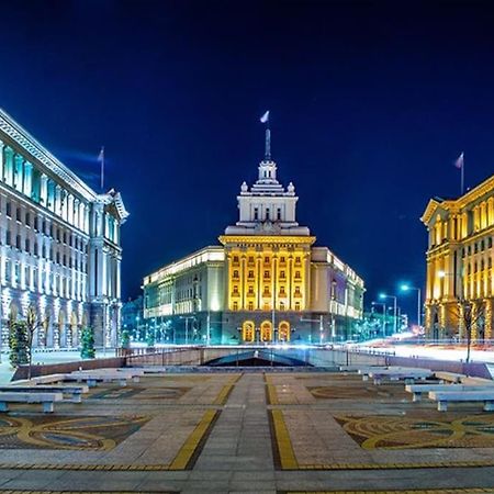 Cozy 1-Bedroom Flat In The Very Center Of София Екстериор снимка