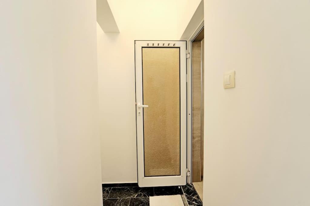 Cozy 1-Bedroom Flat In The Very Center Of София Екстериор снимка