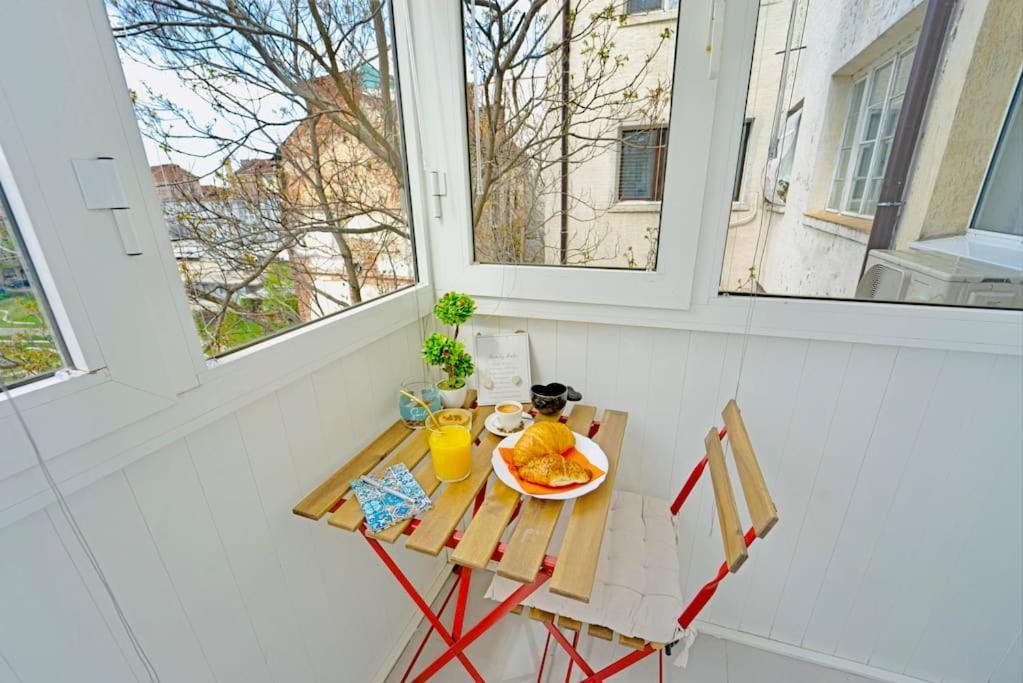 Cozy 1-Bedroom Flat In The Very Center Of София Екстериор снимка