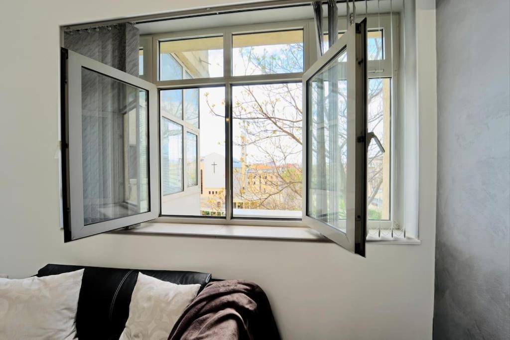 Cozy 1-Bedroom Flat In The Very Center Of София Екстериор снимка