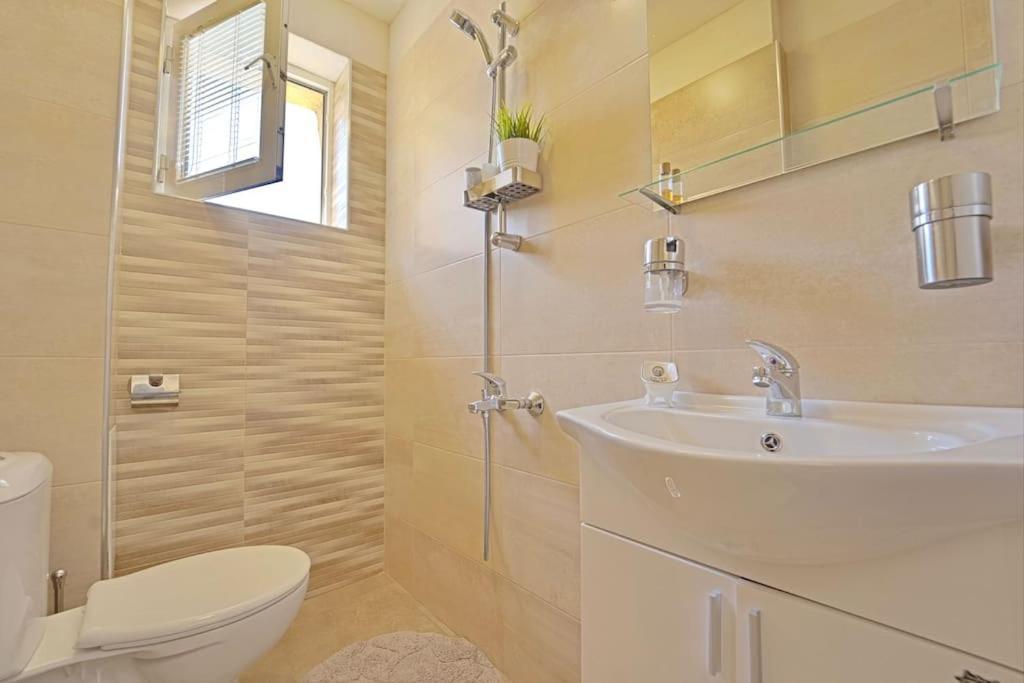Cozy 1-Bedroom Flat In The Very Center Of София Екстериор снимка